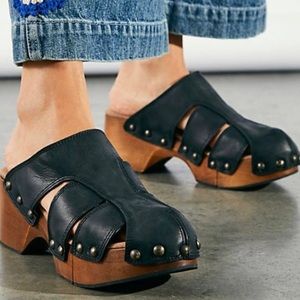 Free People Libra Clogs size 6 (36) Black- EUC